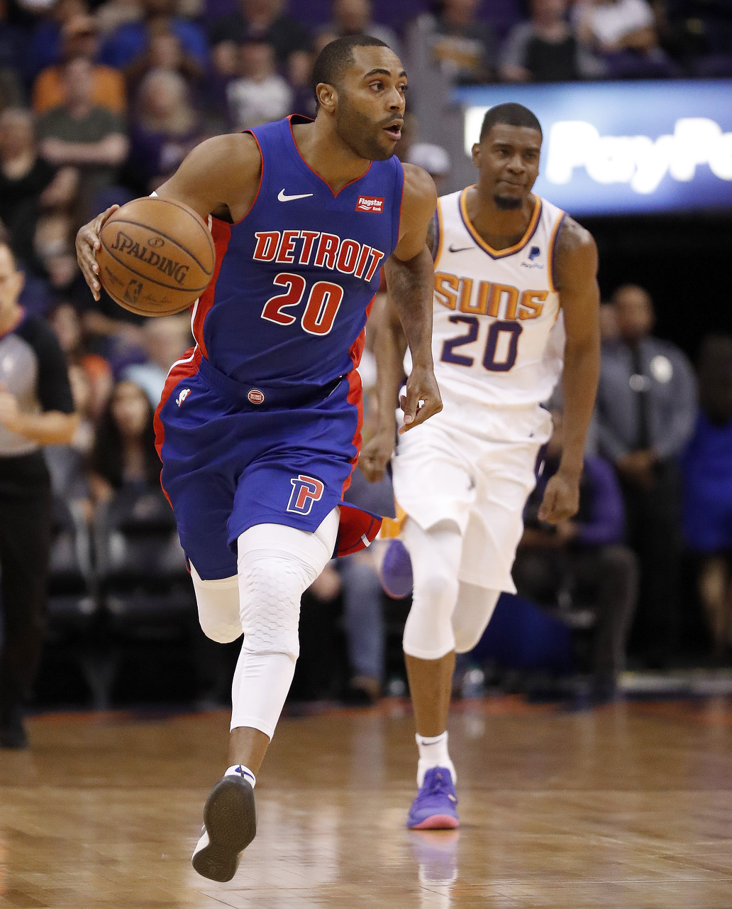 季对阵雄鹿 季对阵雄鹿