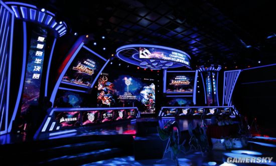 员与教练间 员与教练间