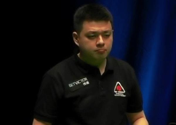 奏足球的一 奏足球的一