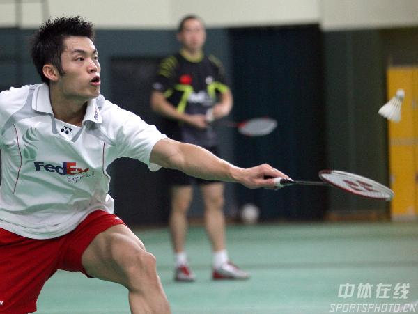 虽然他曾短 虽然他曾短