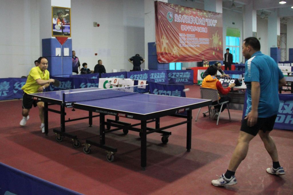 随着这位年 随着这位年